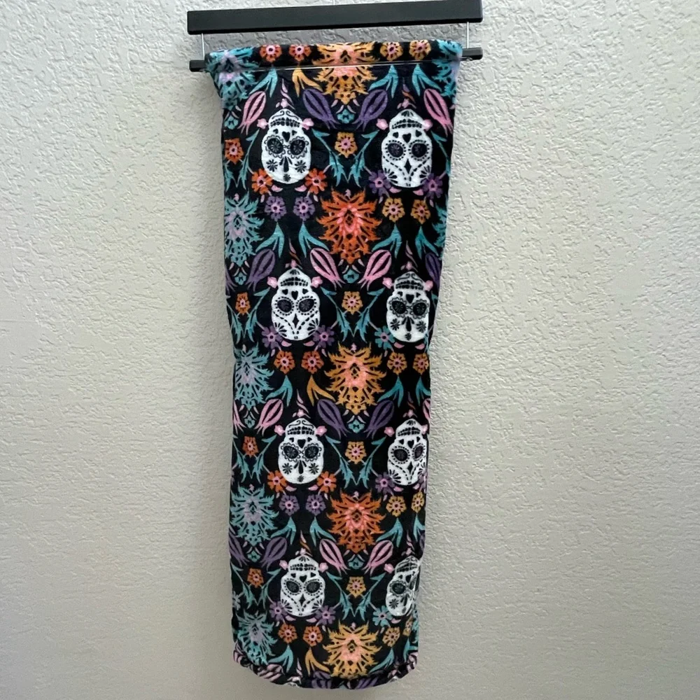 Adirondack plush scull blanket